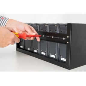 EU8100 - Rack mount kit for LR810x